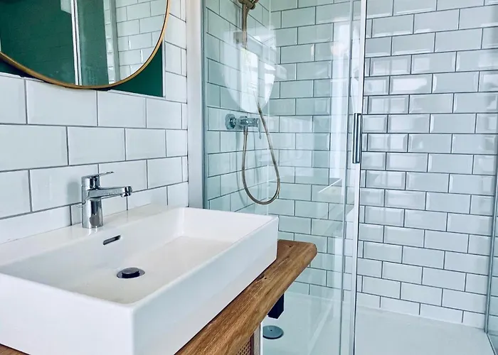 Apartment Luxusapartment Im Dichterviertel *garten*parkplatz*wifi* *